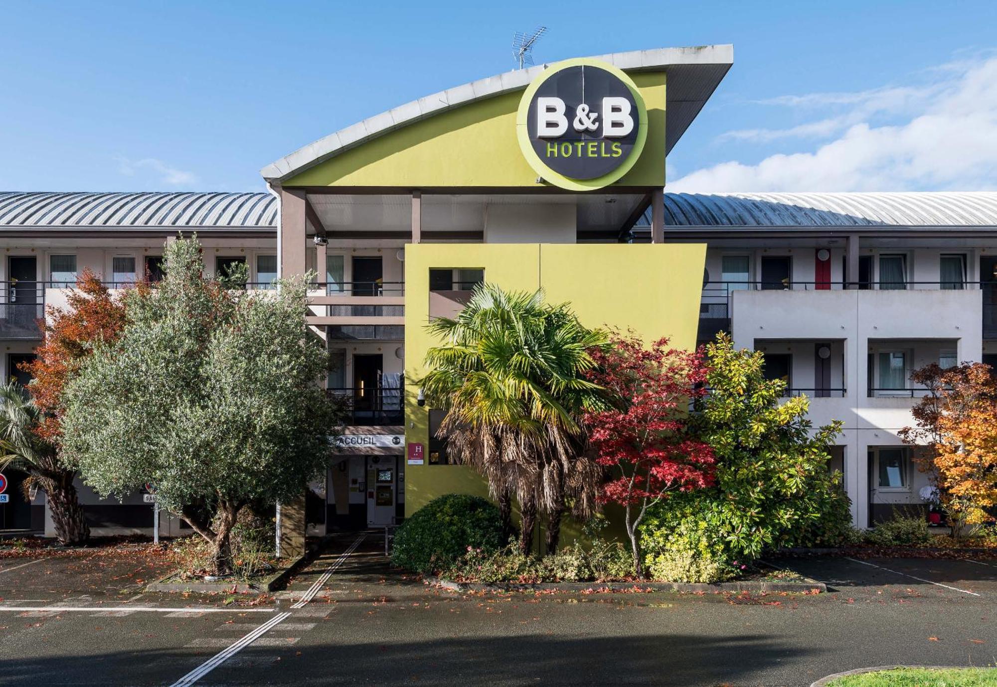 B&B Hotel Laval Change Bagian luar foto